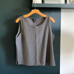 🌿⚪️⚫️Eileen Fisher sleeveless top